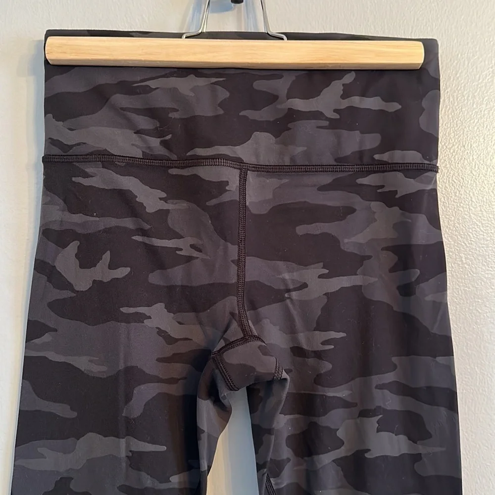Athleta Elation Camo 7/8 Tight
